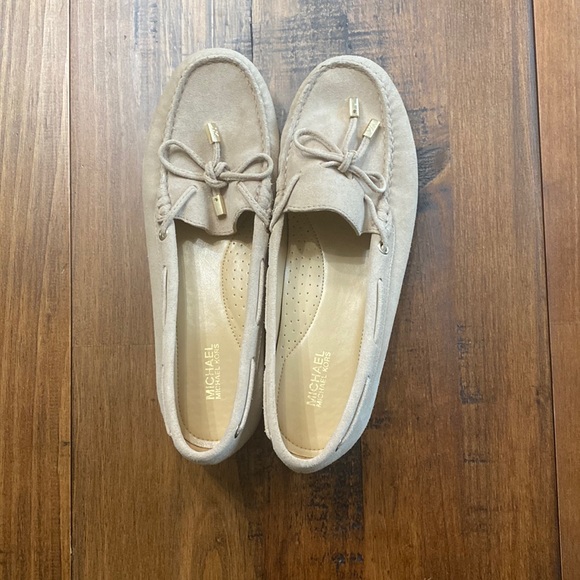 Michael Kors loafers. - Picture 1 of 4